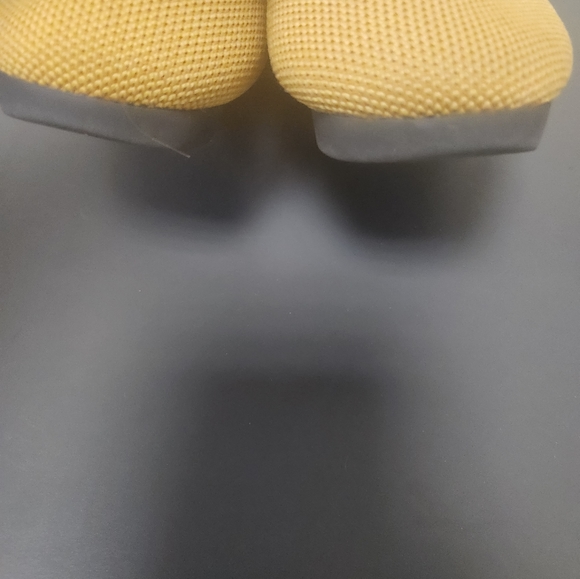 Rothy’s Marigold Points Flats Sz 6 - Picture 4 of 6